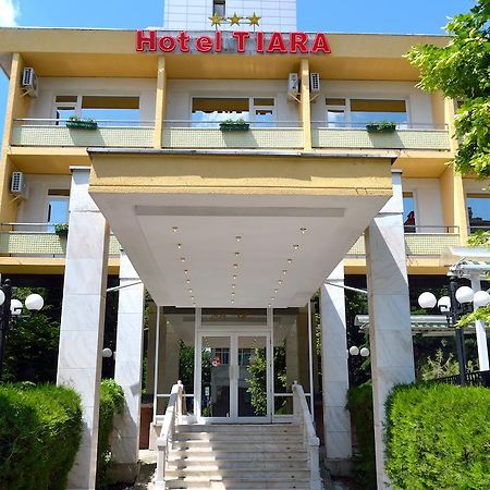 Hotel Tiara Плоещ Екстериор снимка
