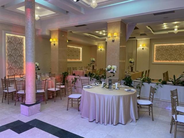 Hotel Tiara Плоещ Екстериор снимка