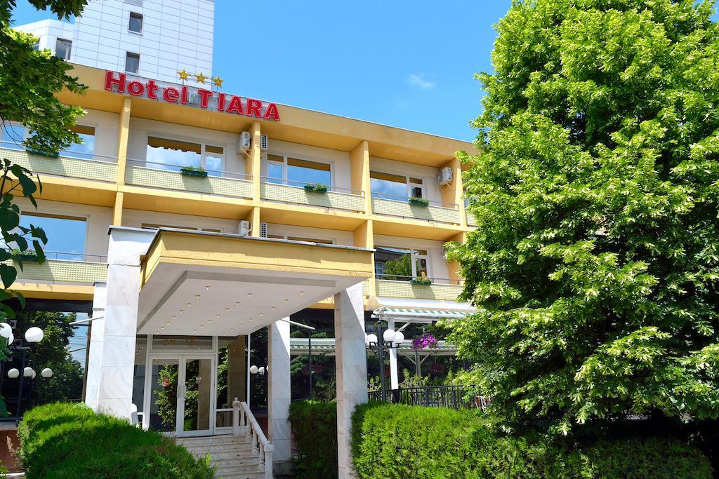 Hotel Tiara Плоещ Екстериор снимка